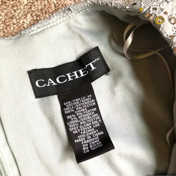 CACHET GOWN - Picture 5 of 7